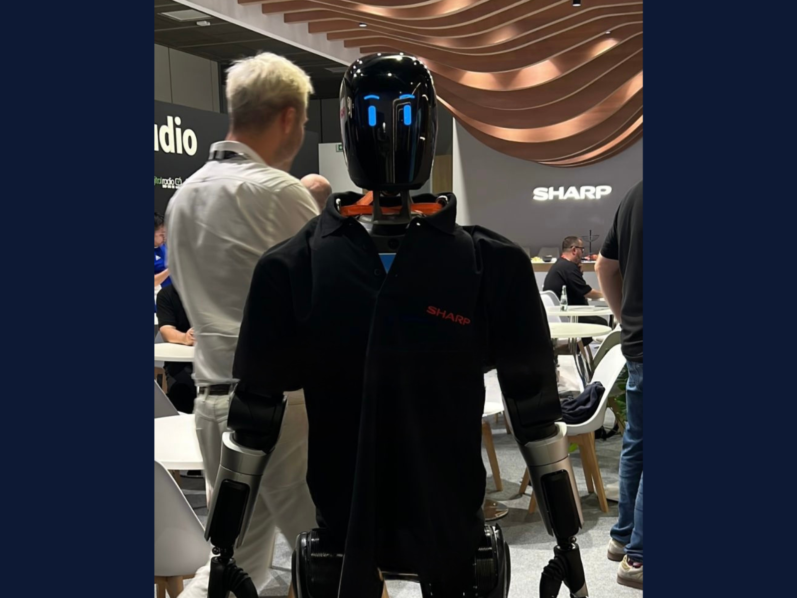AGIBOT A2 auf der IFA 2026: Illeon bringt Humanoide Robotik auf die Bühne